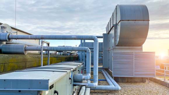 Rooftop air conditioning units and pipework